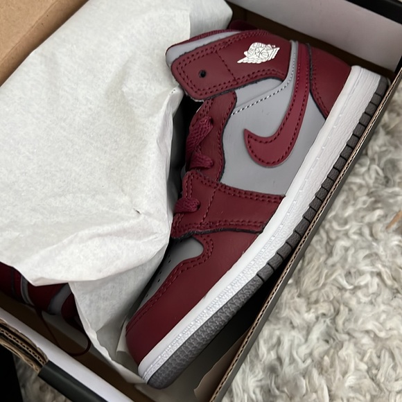 Jordan 1 Mid - Picture 10 of 11